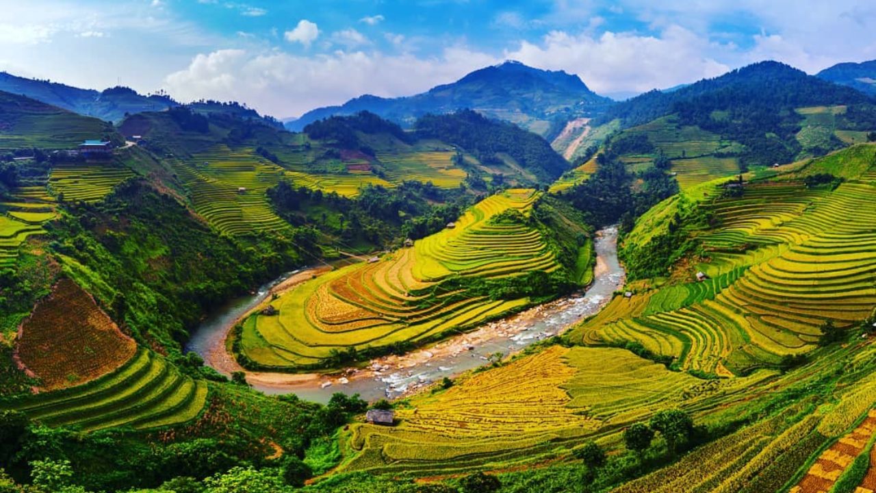 2,19 triệu cho 15 phút bay trên ruộng bậc thang: Bay dù lượn ngắm mùa vàng Sapa thực sự diễn ra như thế nào?