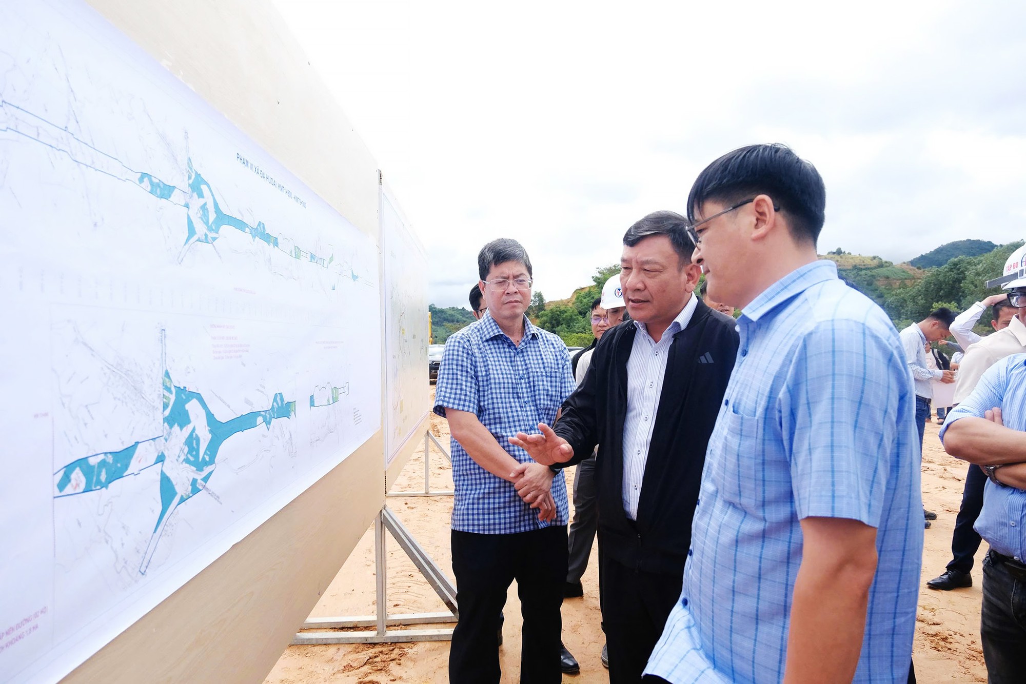 Sau gần 8 tháng khởi công, dự án cao tốc xuyên rừng đẹp nhất Việt Nam do Tập đoàn Sơn Hải đầu tư có tiến độ ra sao?