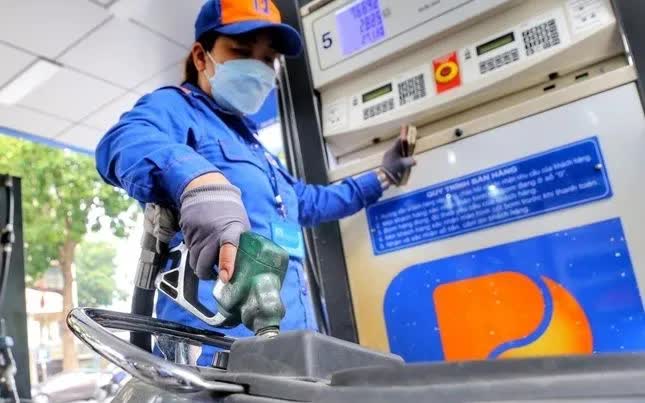 Giá xăng dầu tăng trở lại, có loại tăng hơn 1.300 đồng/lít