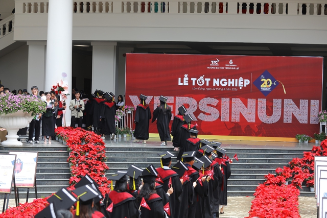Trường đại học Yersin Đà Lạt tổ chức lễ tốt nghiệp cho 886 sinh viên