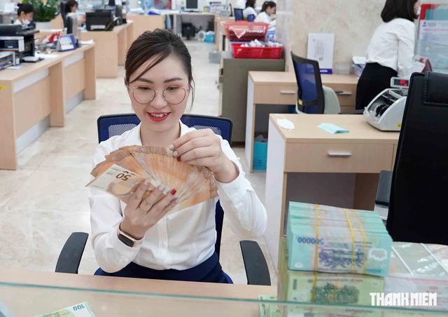 Người dân TP.HCM, Đồng Nai gửi hơn 6,1 triệu tỉ đồng vào ngân hàng