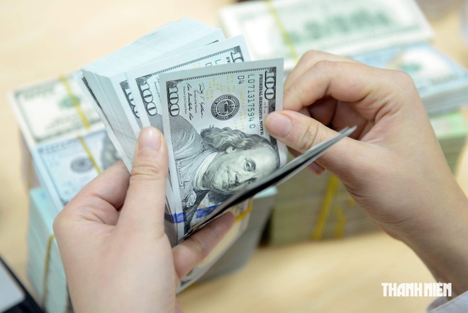 Giá USD hạ nhiệt, vàng mất sức hút