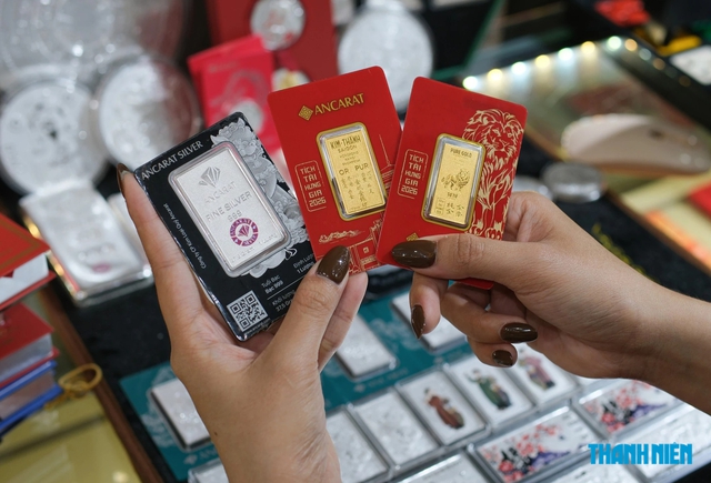 Giá vàng quay đầu giảm chiều 17.8