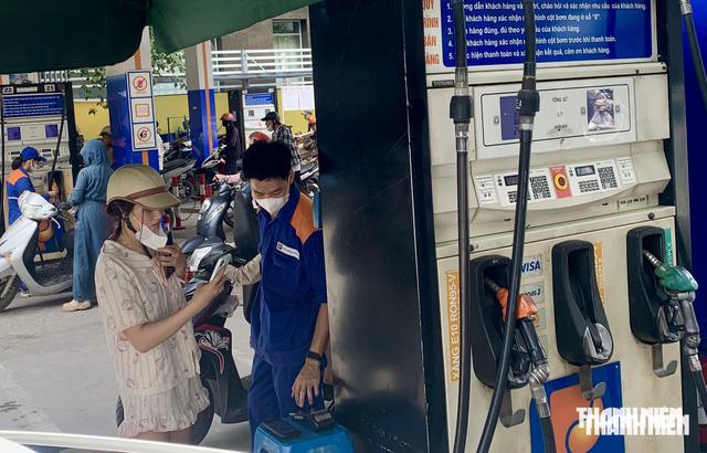 Giá xăng dầu đồng loạt giảm mạnh từ 15 giờ hôm nay