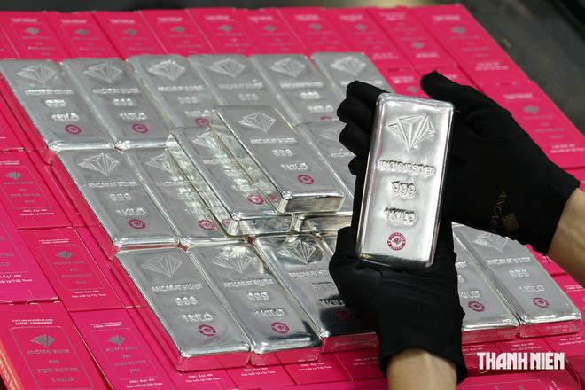 Giá vàng SJC bật tăng, vẫn thấp hơn một số thương hiệu lớn