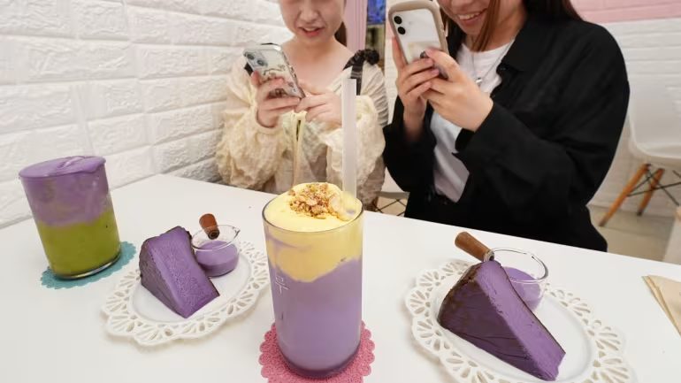 Không phải matcha, một nguyên liệu màu tím đang ‘xâm chiếm’ khắp các quán cà phê, trở thành hiện tượng toàn cầu