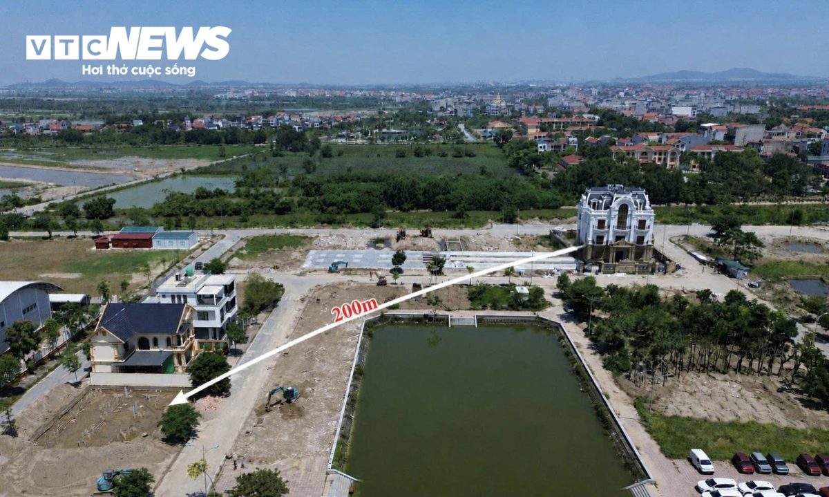 Cận cảnh biệt thự 3 mặt tiền ở Bắc Ninh sắp được 'thần đèn' di dời để làm đường