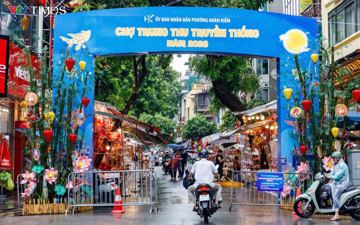 Đồ chơi Trung thu 2026: Từ phố Hàng Mã đến “chợ mạng” - Ảnh 1