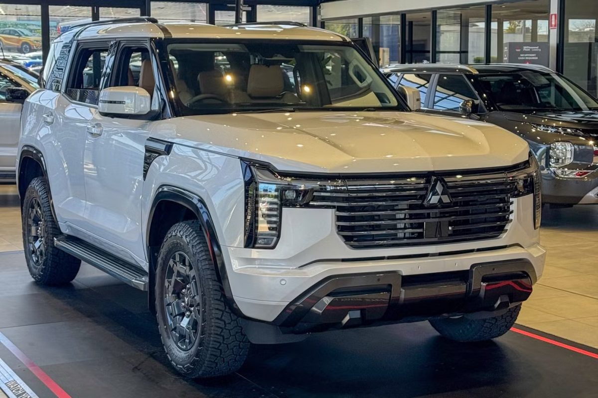 Mitsubishi Pajero mới chốt lịch ra mắt Đông Nam Á, chờ ngày về Việt Nam - Ảnh 1