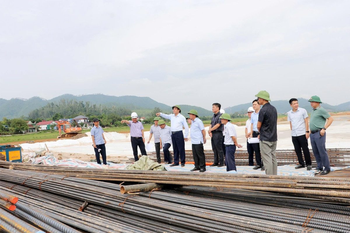 Thông tin mới về tuyến cao tốc gần 24.000 tỷ đồng, dài 60km rút ngắn thời gian di chuyển Nghệ An - Thủ đô nước láng giềng - Ảnh 1