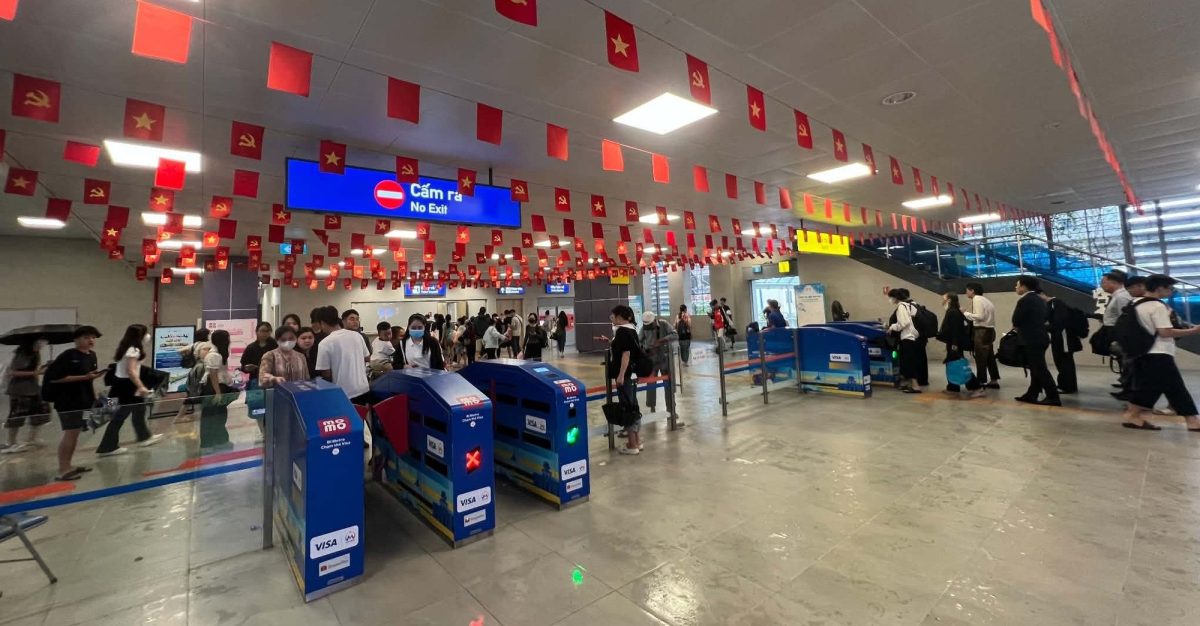 Tuyến Metro Nhổn - ga Hà Nội phát huy thế mạnh khi Thủ đô ngập lụt, tắc đường - Ảnh 1