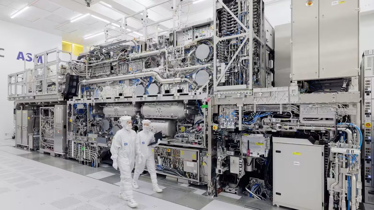 TSMC, Samsung, Intel 'đặt cược' tương lai vào một cỗ máy nặng 150 tấn, giá tương đương một chiếc Boeing 777