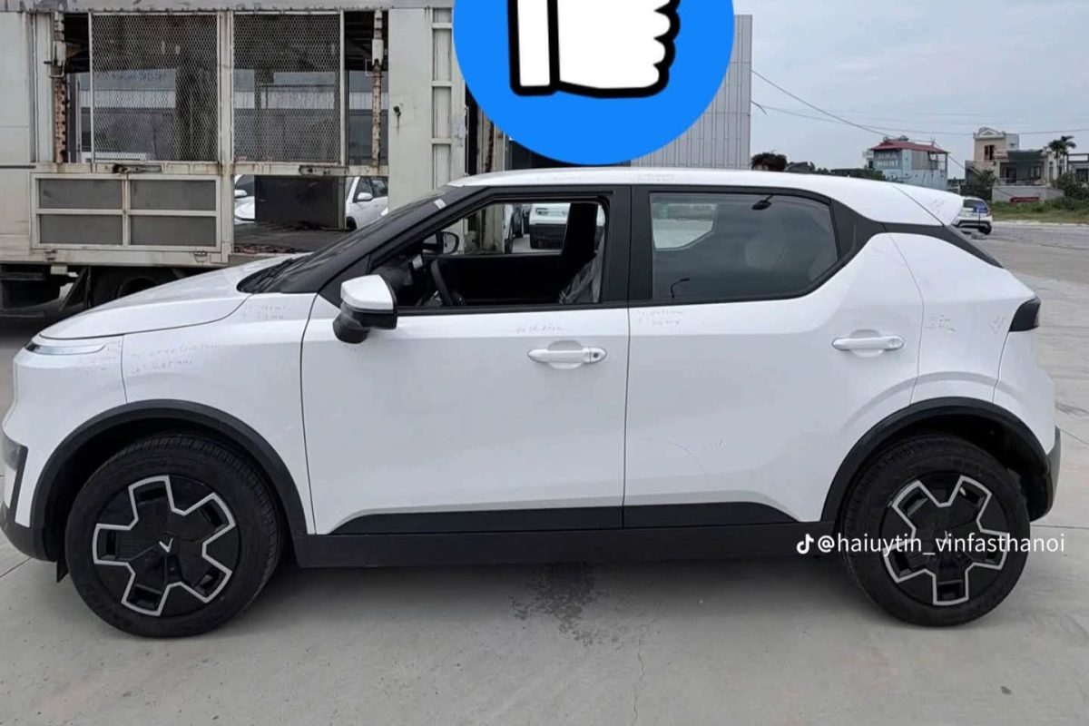 Cận cảnh VinFast VF 5 thế hệ mới không che: Dễ có cốp trước, nội thất thêm sạc không dây, 30% pin đi hơn 90 km