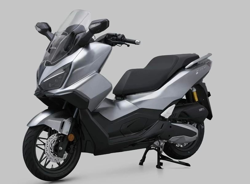 Honda tung mẫu xe tay ga thu nhỏ của Forza 350, trang bị camera hành trình, kính chắn gió chỉnh điện cùng màn hình cảm ứng, giá chưa tới 70 triệu đồng
