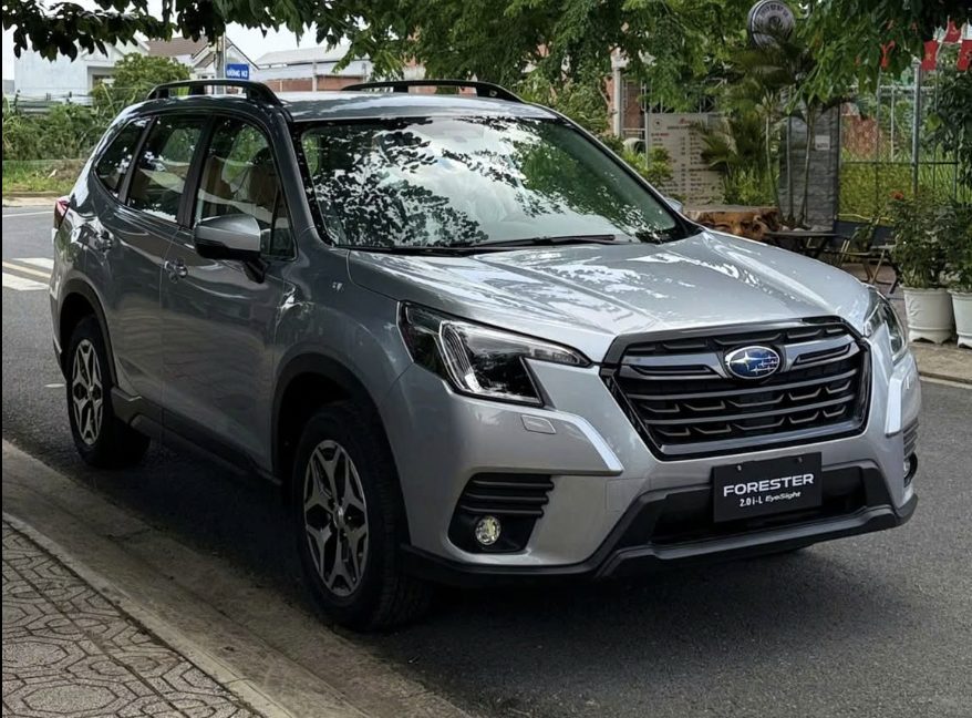 Subaru Forester đời cũ vẫn chưa 'xả' hết hàng dù giảm giá hàng trăm triệu, đời mới đã bán được gần 1 năm
