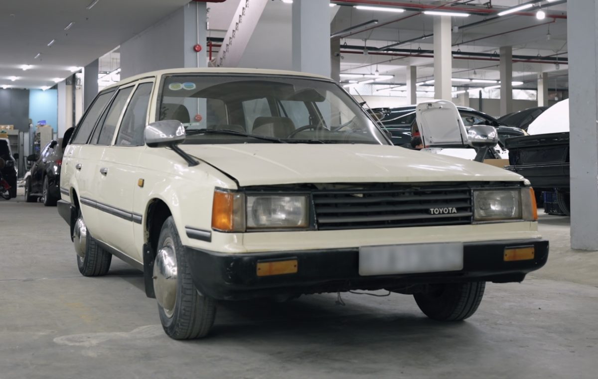 Toyota Corona hàng hiếm của ông Đặng Lê Nguyên Vũ được phục chế như mới: Thợ Việt phải tháo sạch động cơ, gầm bệ, nội thất để dọn