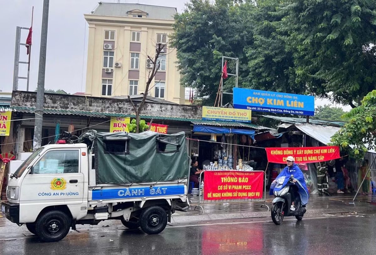 Chợ lâu đời ở Hà Nội đóng cửa sau 34 năm - Ảnh 1