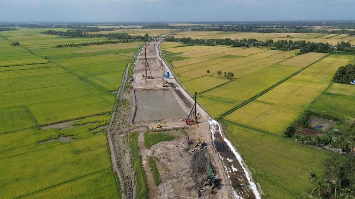 11 hộ dân Cà Mau được hỗ trợ do ảnh hưởng thi công cao tốc - Ảnh 1