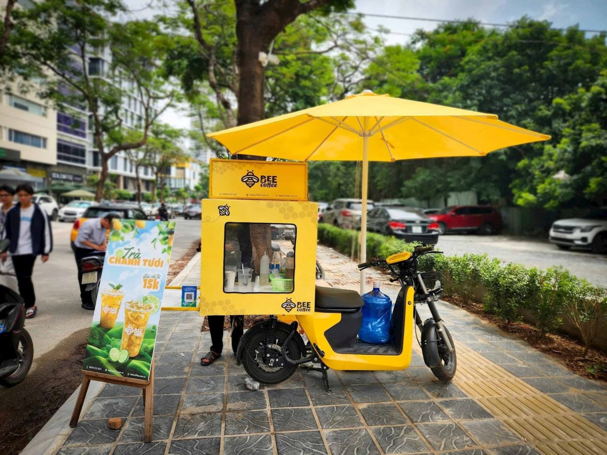 Những 'quán cà phê' giá 4 triệu đồng ngay sau yên xe máy: Cuộc cạnh tranh trở thành 'vua vỉa hè' đang nóng hơn bao giờ hết, Trung Nguyên, Highlands cũng đã nhập cuộc