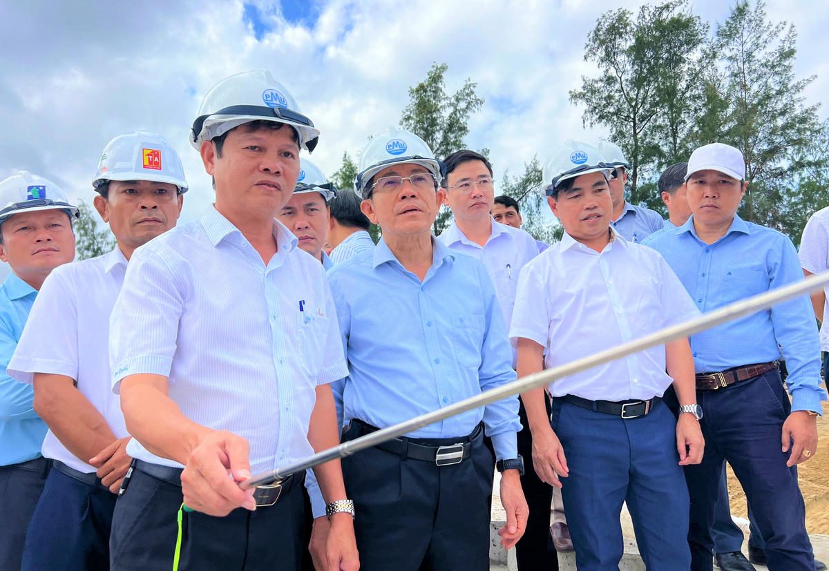 Đà Nẵng: ‘Chốt’ tiến độ các dự án giao thông, chống xói lở bờ biển - Ảnh 1