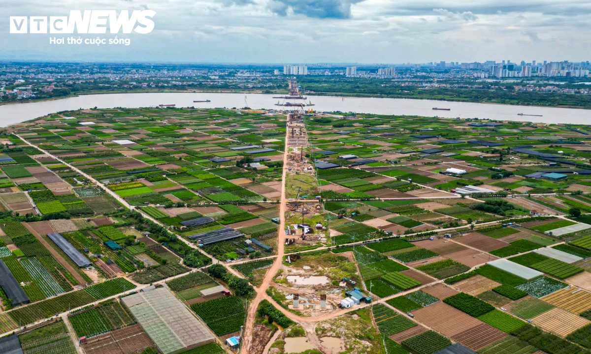 Cận cảnh cây cầu gần 12.000 tỷ đồng bắc qua sông Hồng, nối Hà Nội - Hưng Yên - Ảnh 1