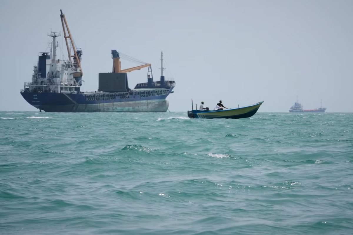 Iran lập ‘vùng cấm’ ngoài eo biển Hormuz; Mỹ tố Tehran nói dối