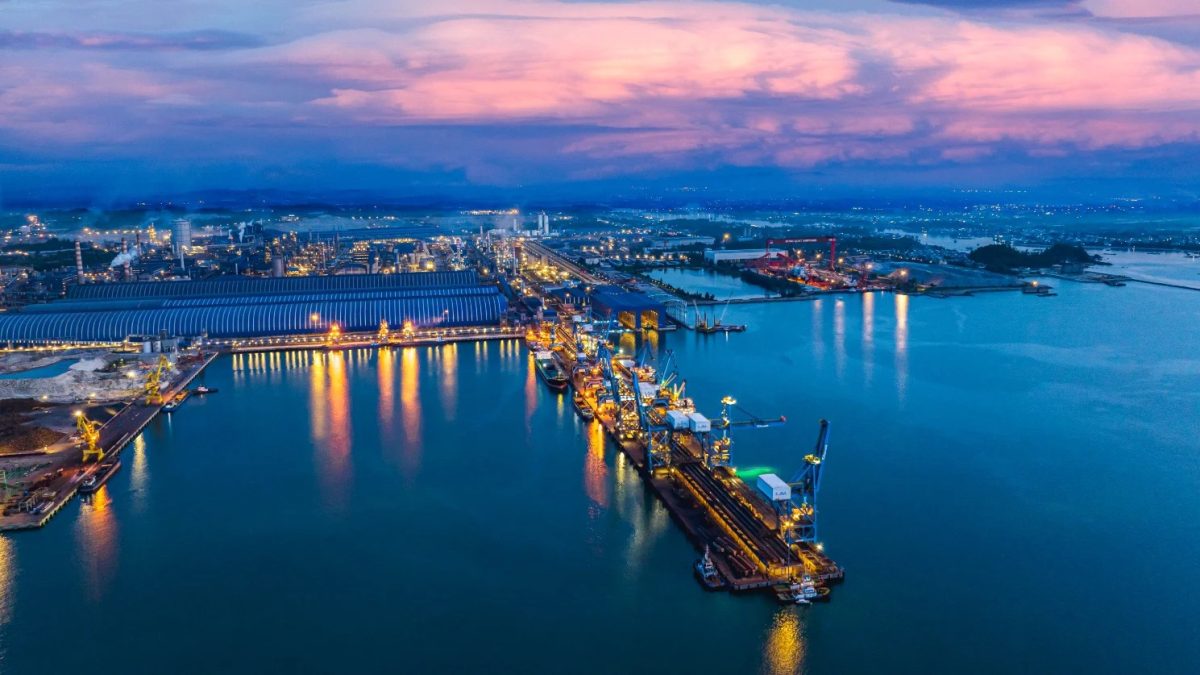 Bên trong "đại công trường" gần 20 tỷ USD đang làm thay đổi miền Trung
