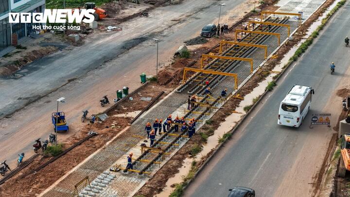 Tuyến metro đầu tiên tại Phú Quốc bắt đầu lắp 2.850 thanh ray - Ảnh 1