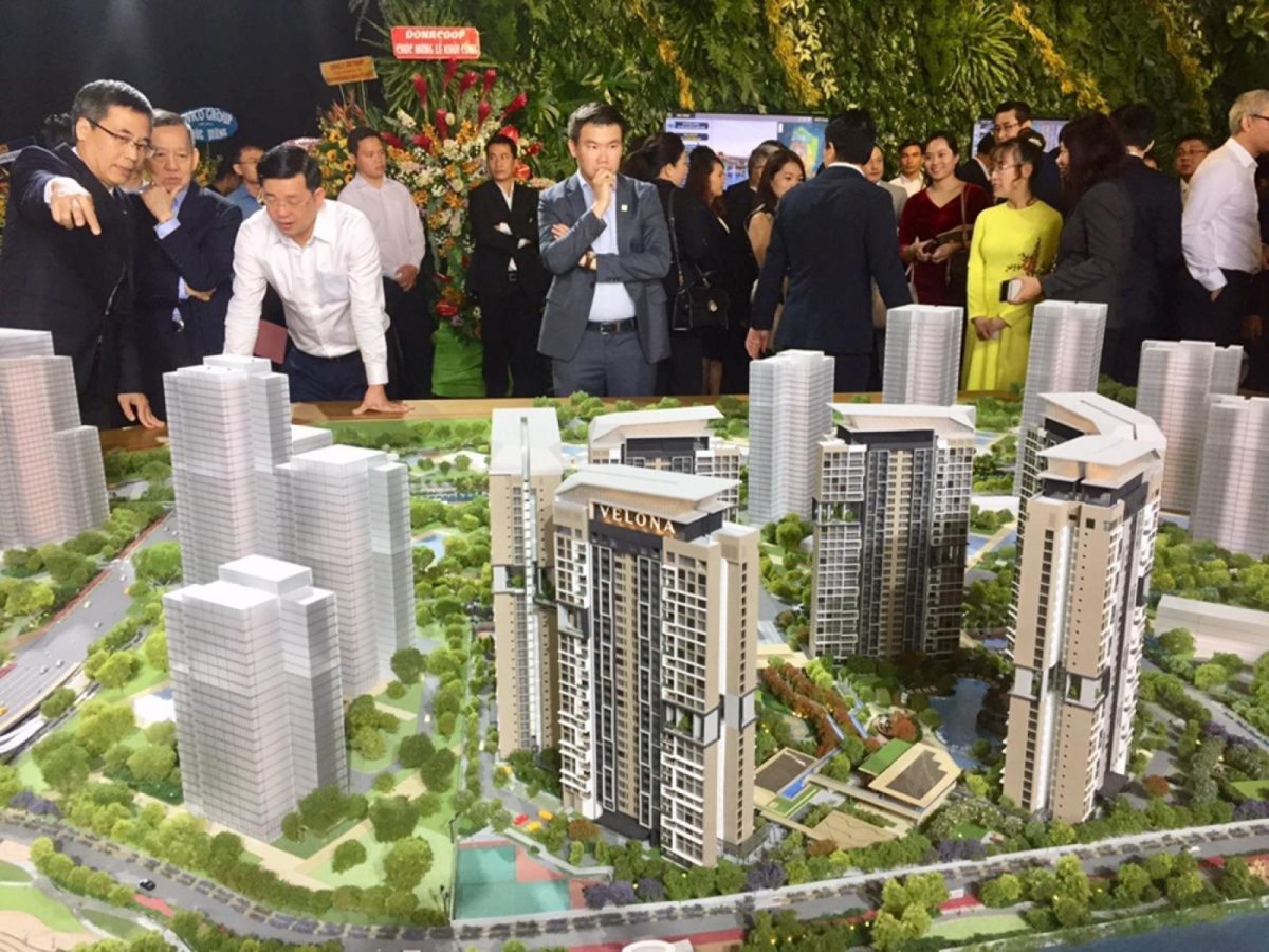 HoREA đề xuất cho bán dự án bất động sản khi chủ đầu tư chưa hoàn thành nghĩa vụ tài chính - Ảnh 1