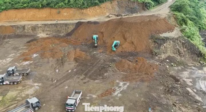 Tiếng máy xúc rền vang, Việt Nam chạm vào “kho báu đỏ” 112 triệu tấn: Dự kiến mang về 1.000 tỷ đồng năm 2026