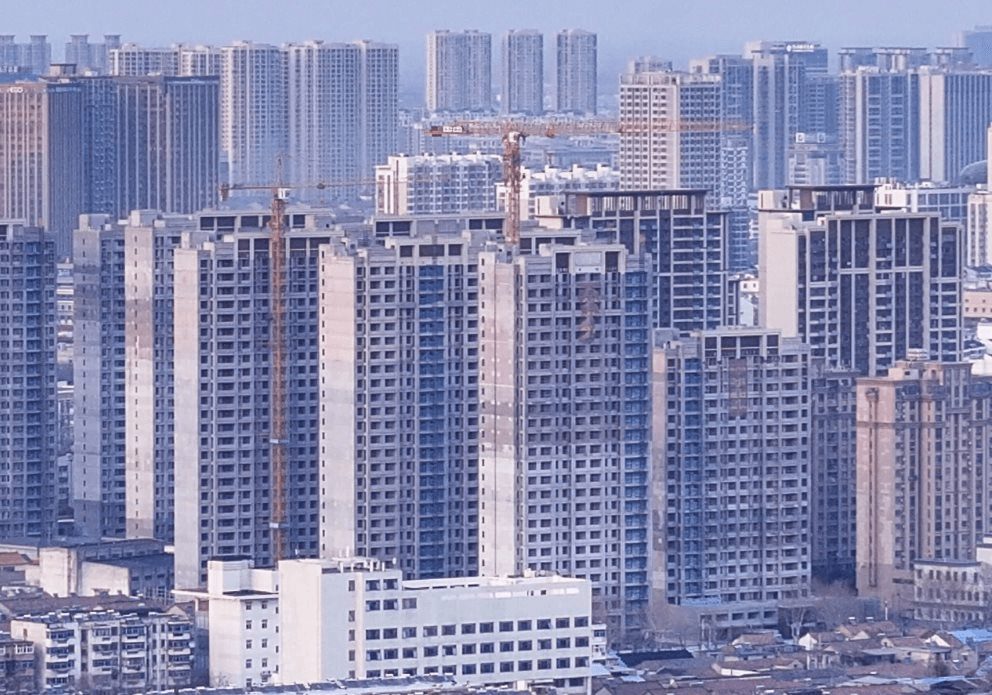 Giá nhà ngày càng xa tầm với, vì sao người trẻ vẫn chưa từ bỏ giấc mơ sở hữu một căn nhà? - Ảnh 1