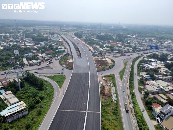 Diện mạo siêu nút giao kết nối 2 cao tốc huyết mạch ở phía Nam - Ảnh 1