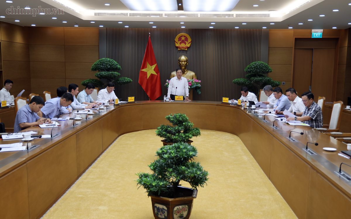 Phó Thủ tướng: Đặt biển báo tại đoạn cao tốc xử phạt lỗi không giữ khoảng cách - Ảnh 1