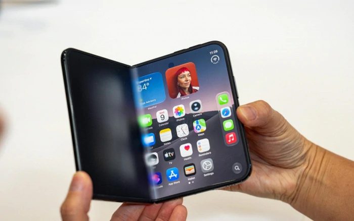 Cầm 100 triệu đồng, chọn mua iPhone Duo hay sắm ô tô điện VinFast? - Ảnh 1