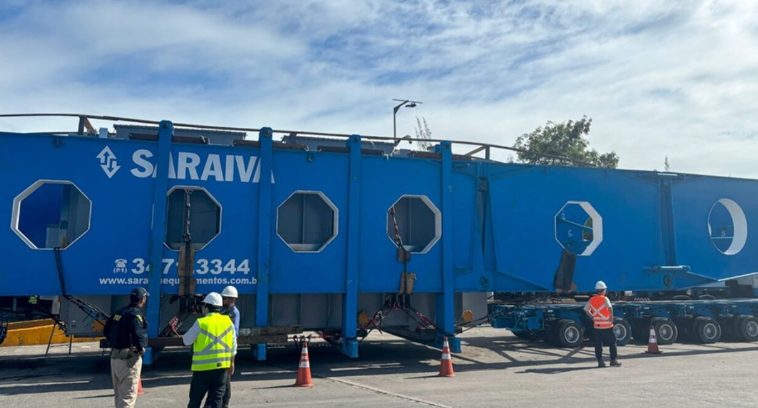 Phát hiện một thiết bị nặng 250 tấn được vận chuyển bằng đoàn xe hộ tống, di chuyển liên tục trong 5 ngày để hoàn thành nhiệm vụ đặc biệt