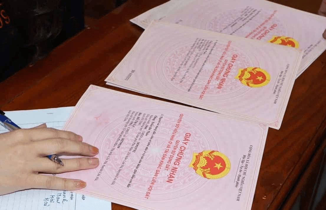 Nhà cấp 4 xây không phép từ năm 2006, nay mất mái, lâu không sử dụng, có được cấp sổ đỏ, Bộ Nông nghiệp và Môi trường trả lời - Ảnh 1