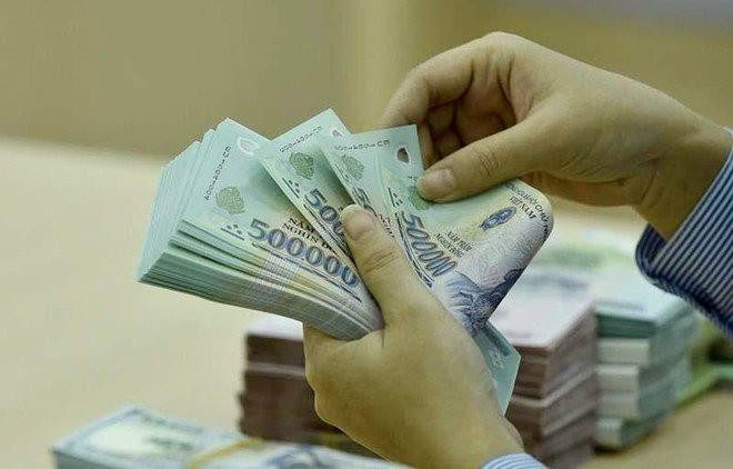Lãi suất liên ngân hàng giảm mạnh, NHNN bơm ròng hơn 5.600 tỷ đồng