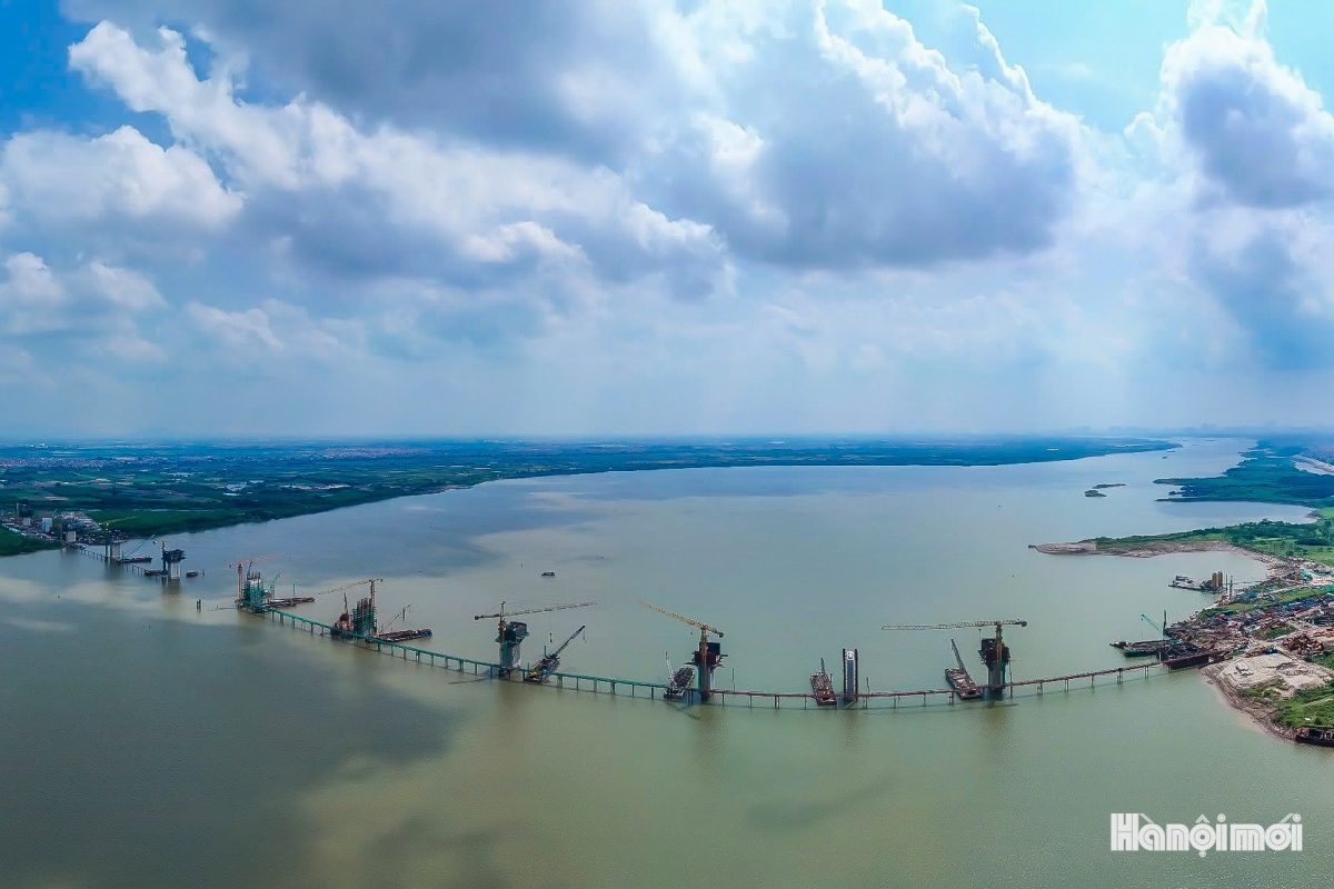 Tăng tốc thi công cầu Hồng Hà thuộc Vành đai 4 - Vùng Thủ đô - Ảnh 1