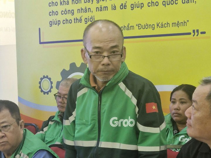 Tài xế xe công nghệ ở TP.HCM: Đằng sau 2 chữ 'tự do' là rất nhiều cay đắng - Ảnh 1