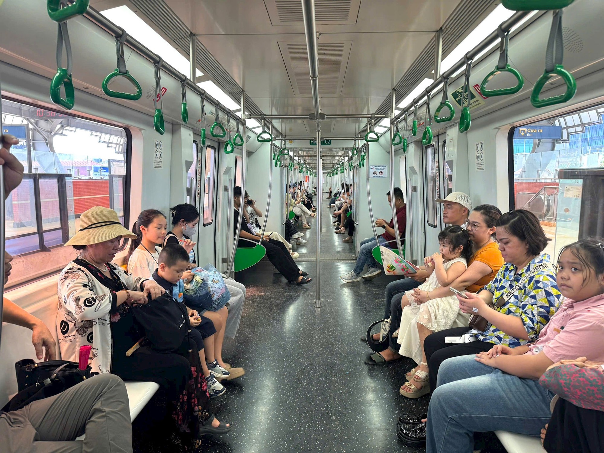 Hà Nội Metro phục vụ hơn 408.000 lượt khách dịp Quốc khánh 2-9