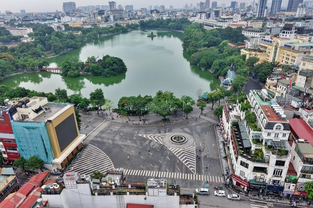 Nhiều ý kiến tâm huyết góp sức điều chỉnh không gian hồ Hoàn Kiếm - Ảnh 1