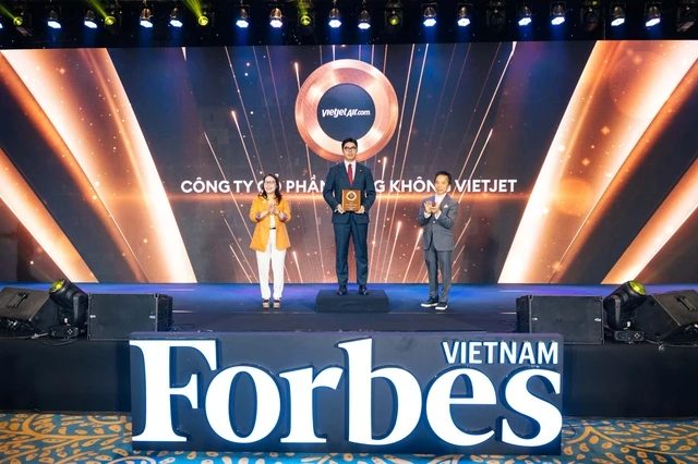 Forbes tiếp tục vinh danh Vietjet trong Top 50 Công ty niêm yết tốt nhất Việt Nam