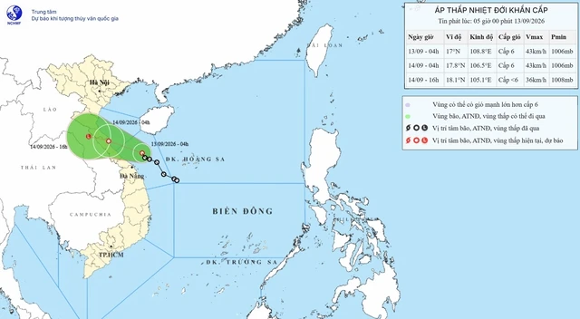 Áp thấp nhiệt đới cách Đà Nẵng 120km, nhiều nơi mưa lớn trên 400mm - Ảnh 1