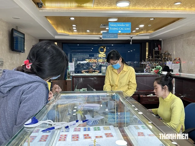 Vàng nhẫn diễn biến lạ