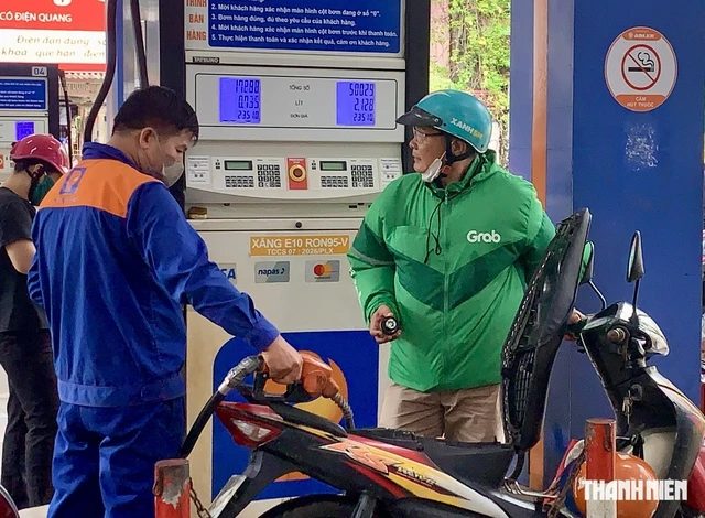 Giá xăng dầu đồng loạt tăng mạnh từ 15 giờ hôm nay 10.9