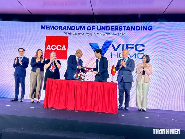 Trung tâm tài chính quốc tế Việt Nam tại TP.HCM hợp tác với ACCA - Ảnh 1