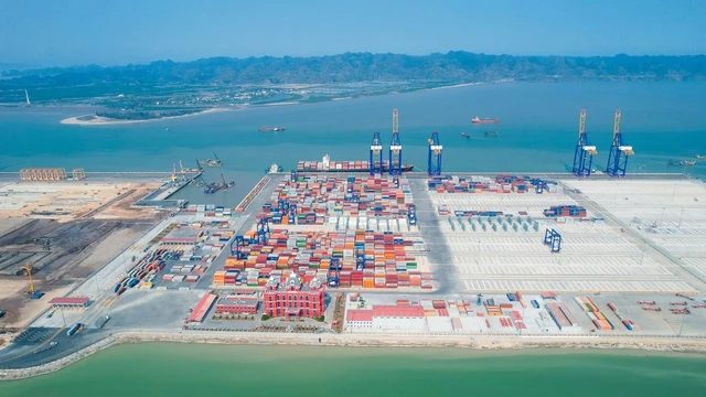 Việt Nam thăng hạng trong top 100 cảng biển lưu thông nhiều hàng hóa nhất thế giới
