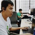 Chàng trai Việt 23 tuổi loại 400 hồ sơ, trở thành coder khiếm thị duy nhất trên toàn khu vực của Grab, làm việc tại trụ sở chính ở Singapore