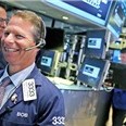 Dow Jones vọt hơn 400 điểm khi nhà đầu tư bớt lo về căng thẳng thương mại