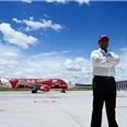 Vì sao Tony Fernandes bỏ công việc trong ngành âm nhạc để khởi nghiệp với Air Asia?